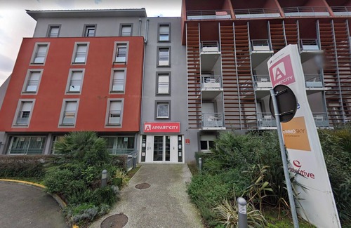 Toulouse East Apartment | Toulouse's urban refuge - former appartcity