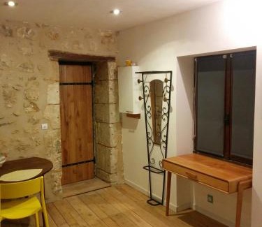 Chauvigny Apartment | Tour Duguesclin