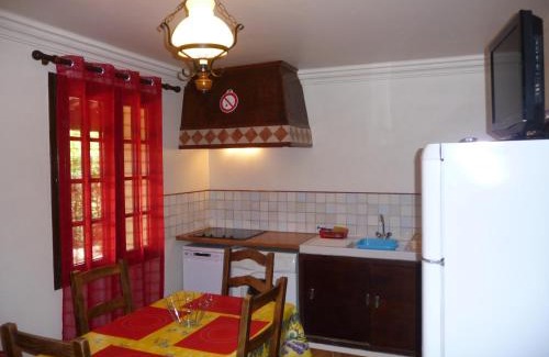 Vidauban Apartment | tourist furniture garden level