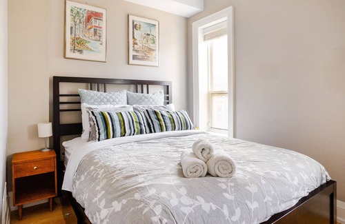 Niagara Bed & Breakfast | Tourist Home on Stanley