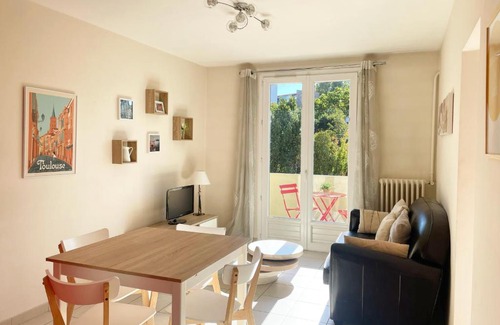 Toulouse East Apartment | Toussaint by Yumē