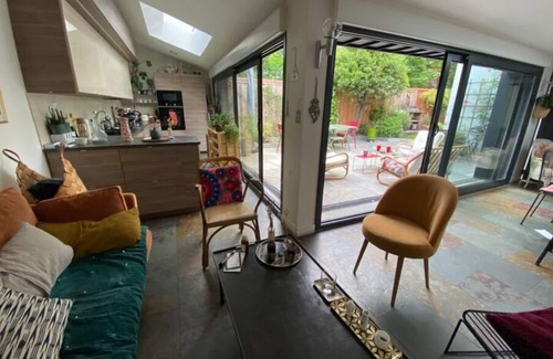 Adamville House | Tout à Pied ! A 20min du Centre de Paris et 30 de Disney, en Transports