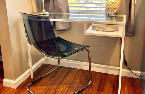 Tower Grove East Apartment | Tower Grove Pet Friendly 2nd Floor Studio - 4 Mi to Barnes & SLU- Shared Laundry