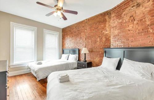 St. Louis House | Tower Grove Two-Story Cozy Unit for Groups STL side a