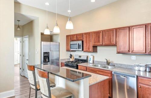 St. Louis House | Tower Grove Two-Story Cozy Unit for Groups STL side a