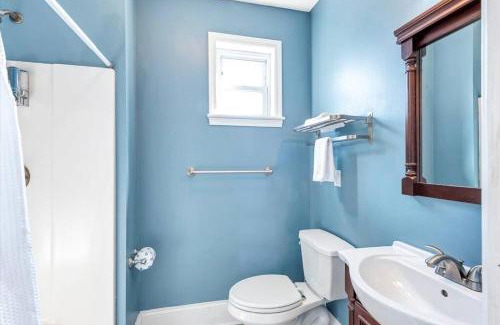 St. Louis House | Tower Grove Two-Story Cozy Unit for Groups STL side a