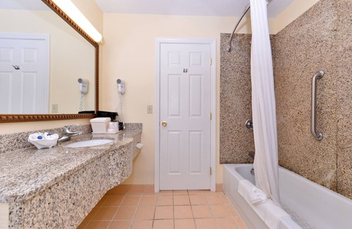 Guilford Hotel | Tower Inn And Suites Of Guilford - Madison