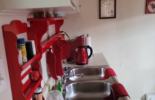 Niagara Falls Apartment | Tower Of Little Italy