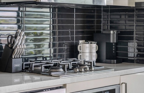 Connaught Apartment | Tower Views w AC, Dining, Private Patio