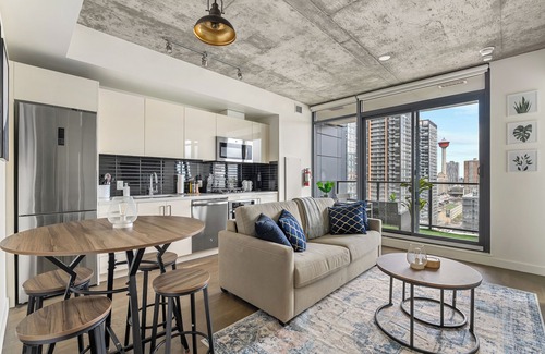 Connaught Apartment | Tower Views w AC, Dining, Private Patio