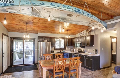 Rimrock House | Towering Timber Hideaway