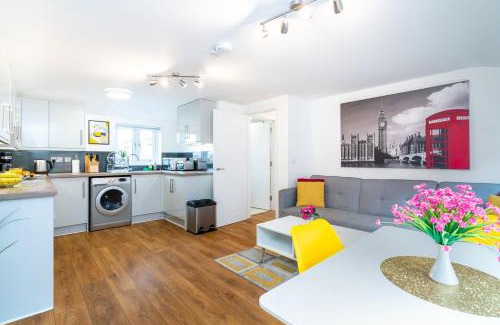 Andover Apartment | Town Center Apartment with 55” Smart TV+Netflix