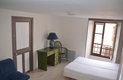 La Chataigneraie House | TOWN HOUSE NEAR PUY DU FOU AND VENDEE BEACHES No linen provided