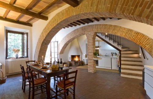 Todi House | Town House with Garden and Piano
