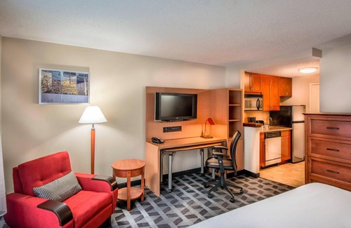 Linthicum Heights Hotel | TownePlace Suites by Marriott Baltimore BWI Airport