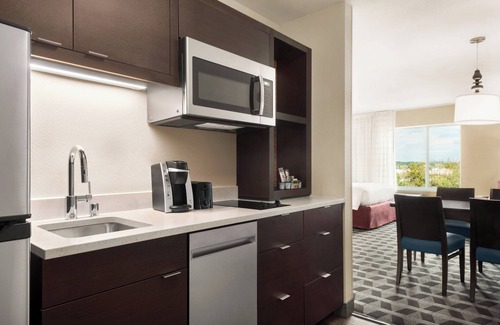 Janesville Hotel | TownePlace Suites by Marriott Janesville