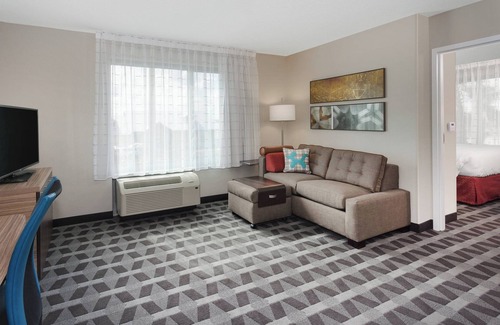Titusville Hotel | TownePlace Suites by Marriott Titusville Kennedy Space Center