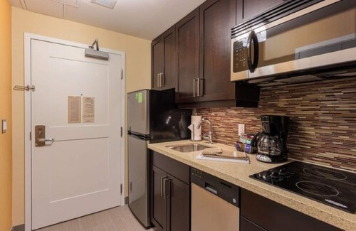 Cannifton Hotel | TownePlace Suites by Marriott Belleville