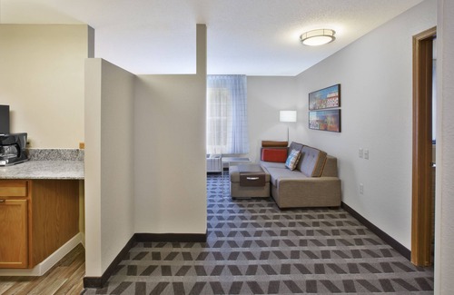 Brookfield Hotel | Towneplace Suites By Marriott Brookfield