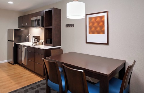 Richmond Hotel | TownePlace Suites by Marriott Richmond