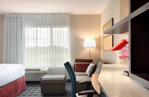 Grafton Hotel | TownePlace Suites by Marriott Milwaukee Grafton