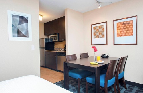 Johnston Hotel | TownePlace Suites by Marriott - Des Moines Urbandale
