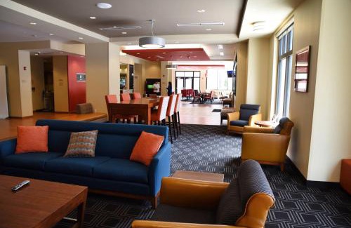 Lawrence Hotel | TownePlace Suites by Marriott Lawrence Downtown