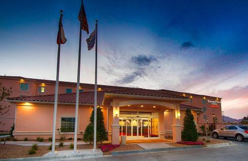Biggs Field Hotel | TownePlace Suites by Marriott El Paso Airport