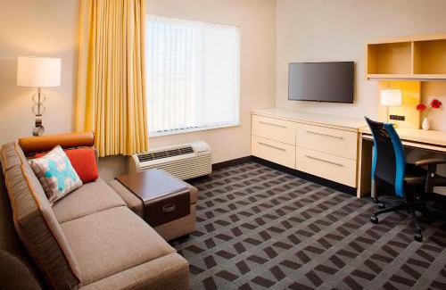 Palm Valley Hotel | TownePlace Suites by Marriott Phoenix Goodyear