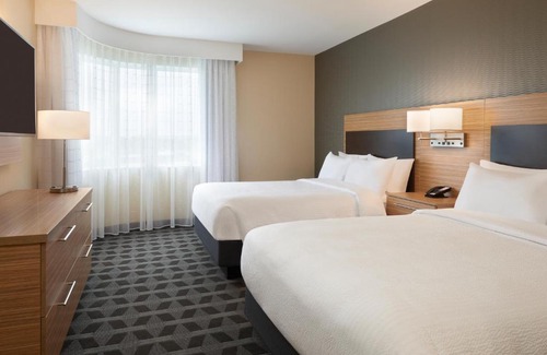 Oakville Hotel | TownePlace Suites by Marriott Toronto Oakville