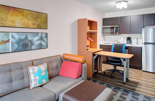 Greenwich Hotel | TownePlace Suites by Marriott Wichita East