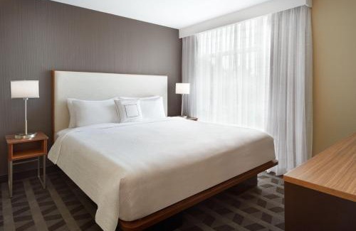 Durham Region Hotel | TownePlace Suites by Marriott Oshawa