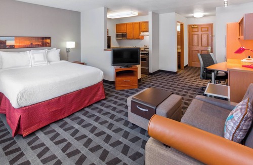 St. Louis Park Hotel | TownePlace Suites by Marriott -Minneapolis West/StLouis Park