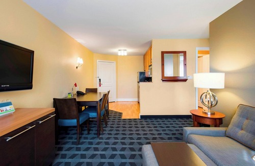 Overland Park Hotel | TownePlace Suites Kansas City Overland Park