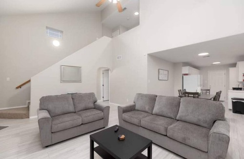 Harlingen House | Townhome, 3br, 2 bath, 4 beds, sleeps 6