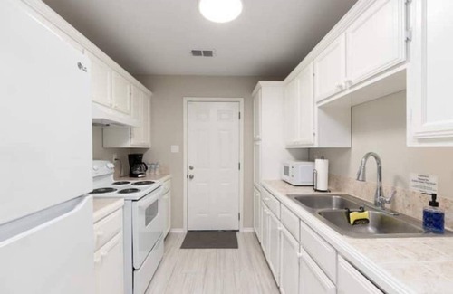 Harlingen House | Townhome, 3br, 2 bath, 4 beds, sleeps 6