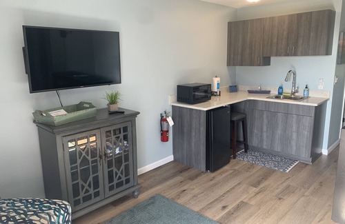Melbourne Beach Resort | Townhome #5 Beachfront Property -Saltwater Pool-Private Beach- Sleeps 8