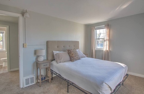 Munster House | Townhome near Munster Community Hospital Adelaide Pl