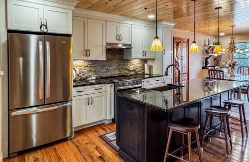 Inlet House | Townhome O2 - Luxury Waterfront Home on 4th Lake