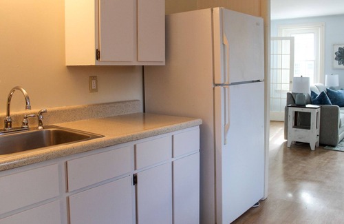 Topsham House | Townhome offering sunlit living spaces, just mins from Maine St, Brunswick.