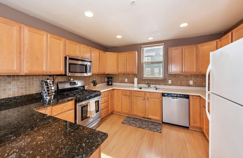 Basalt House | Townhome w/Lake & MTN Views Near Basalt & Whole Foods, 18 Mi. to Ski in Aspen!