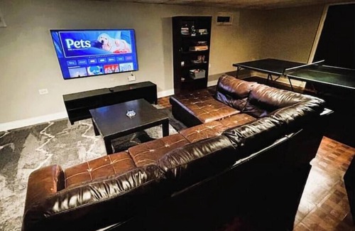 Westmont House | Townhome with Game Zone, Big Beds, & Smart TVs