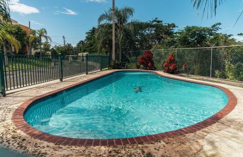 Puntas House | Townhome withRooftop Terrace at Landing View 303
