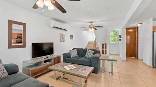 Puntas House | Townhome withRooftop Terrace at Landing View 303