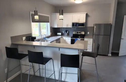 Downtown Niagara Falls House | Townhomes at the Falls - 312 D Upper - Buffalo Aven2 Blocks from the Falls!