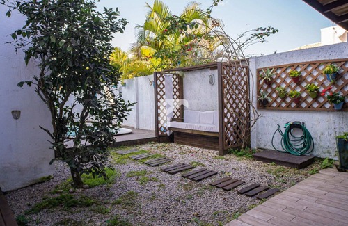 Cachoeira do Bom Jesus House | Townhouse in a condominium in Florianópolis