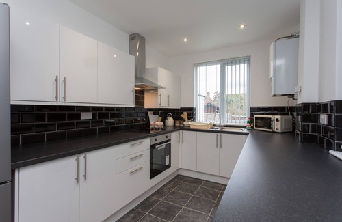 Crewe House | Townhouse @ 101 Catherine Street Crewe - Double Ensuite