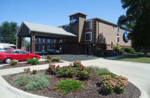 Lincoln Hotel | TownHouse Extended Stay Hotel Downtown