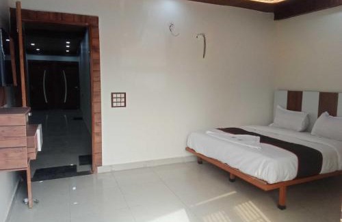 Delhi Hotel | Townhouse Family In