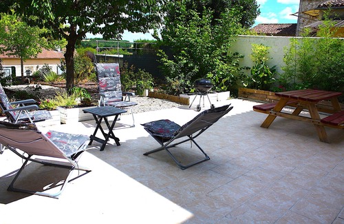 Beaumont-du-Perigord House | Townhouse with private garden and terrace in Beaumont-du-Perigord